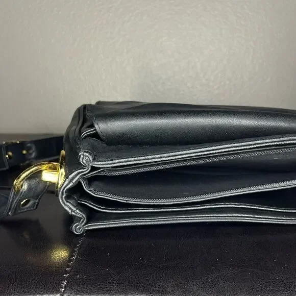 Giani Bernini Bag Leather Almost New Gold Pockets Shoulder Bag Big Purse - (EUC) - Picture 9 of 12